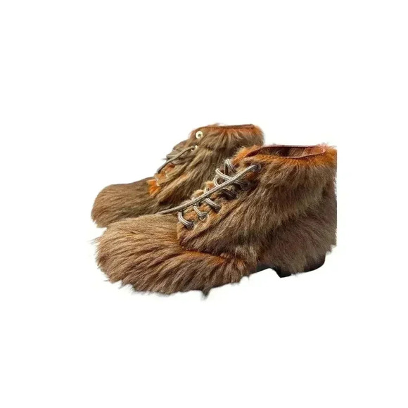 NWOT! Chanel fur boots size 6.5C - Picture 1 of 6